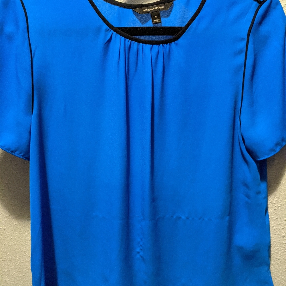 Banana republic dress shirt. Bright blue.